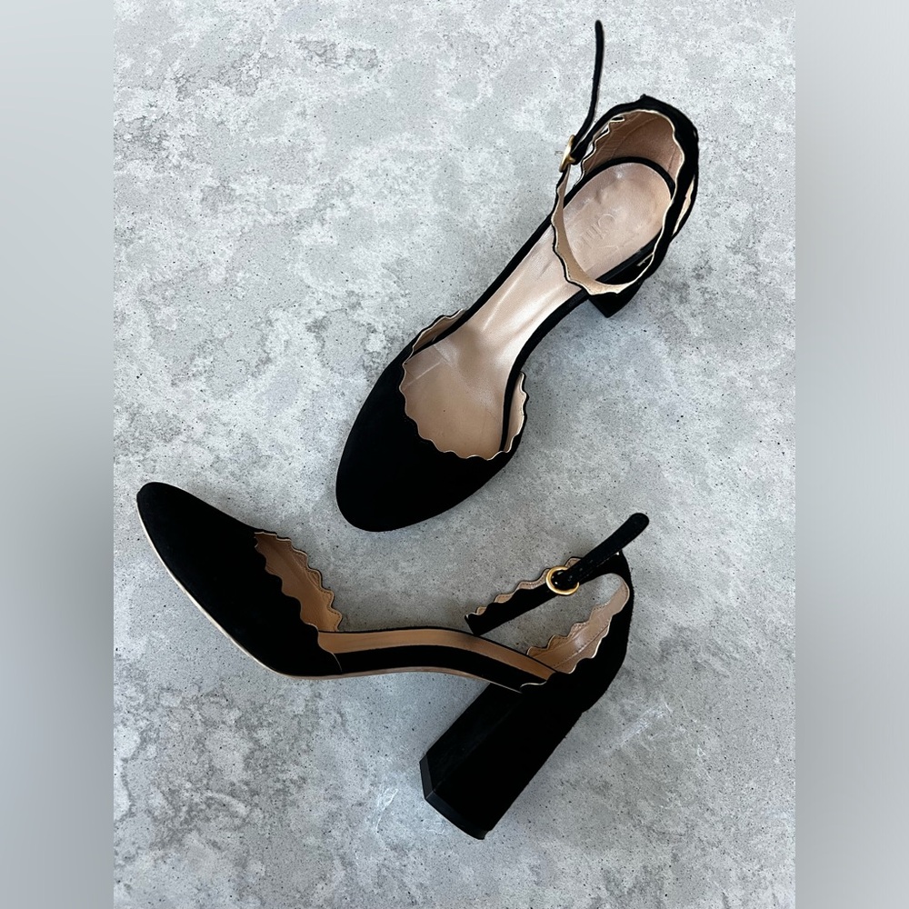 Suede Scalloped Accent D'Orsay Pumps
Women's Size: EUR 6 1/2